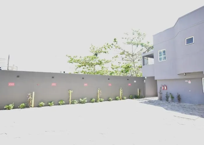 Residencial Melfi 3 - Apto 08 - Lateral Bombinhas
